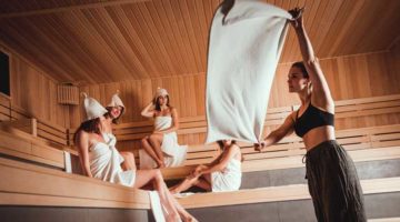 frauen beim relax aufguss sauna magazin